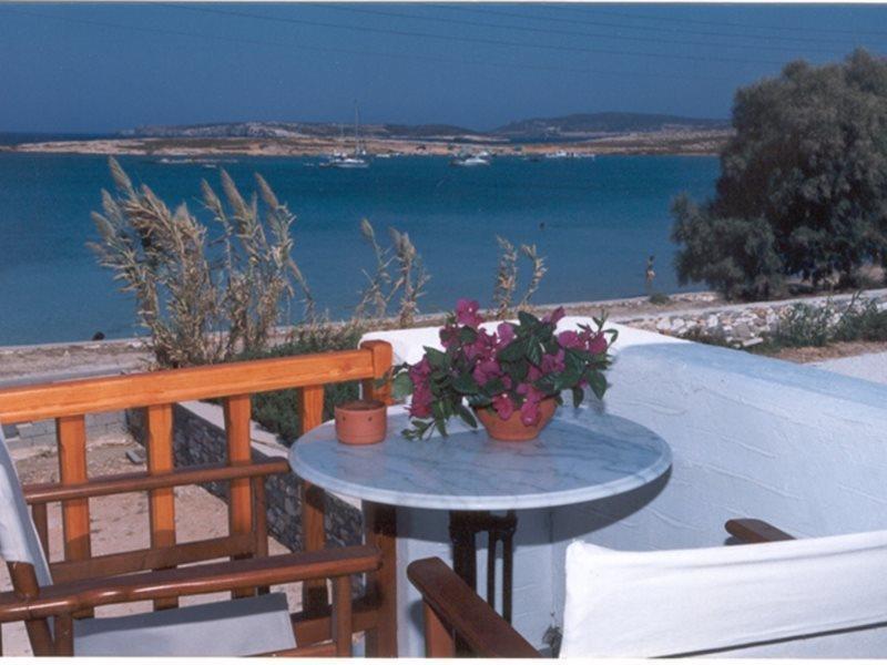 Roussos Guest house Naousa (Paros)