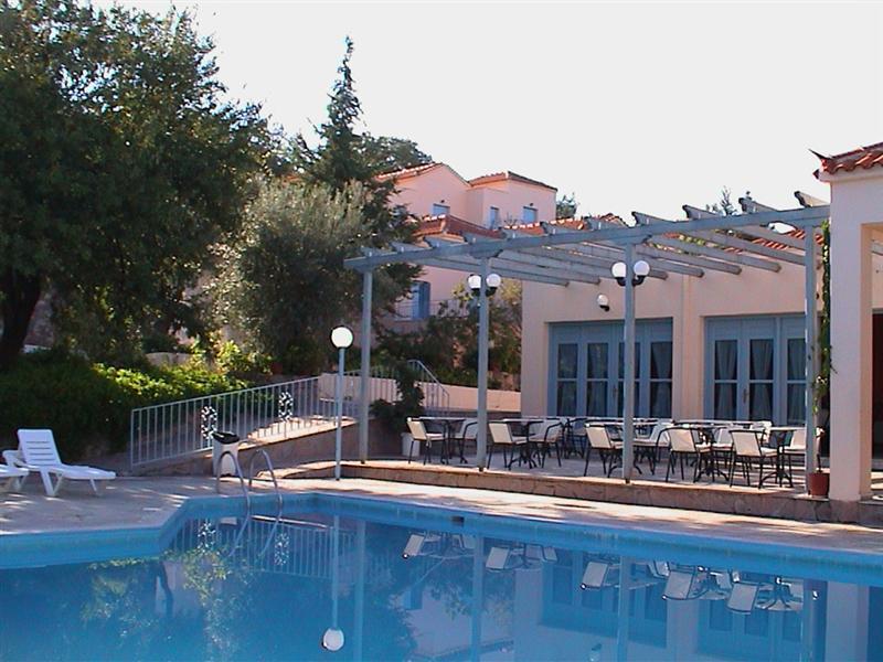 Lassia Aparthotel Petra (Lesbos)