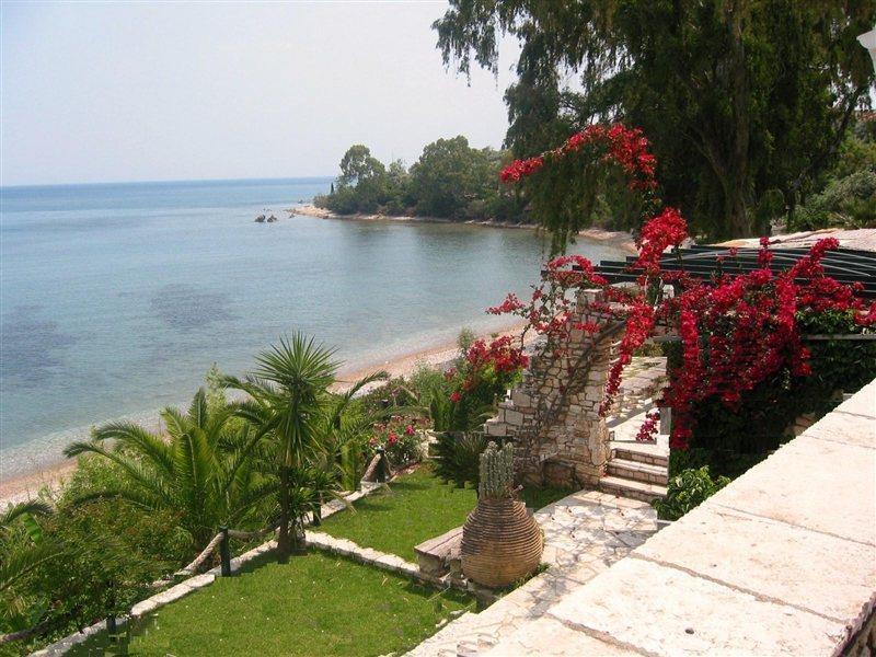 Grekis And Aparthotel Petalidi