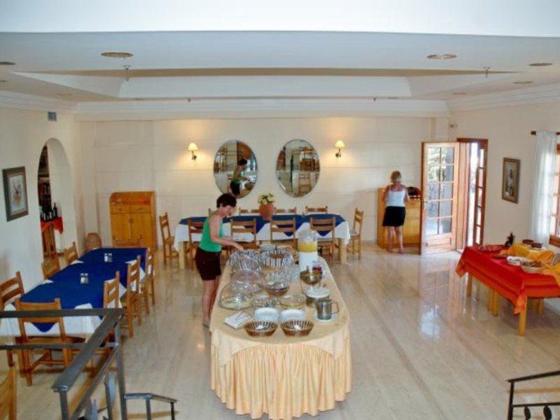 Navarone Hotel