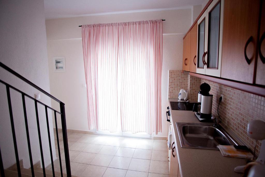 Eleni 4 Seasons Apartment
