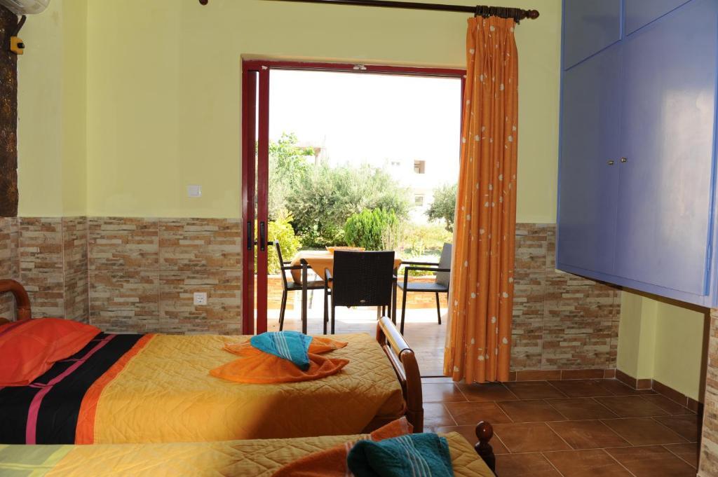 Efi Studio Kefalos (Kos)