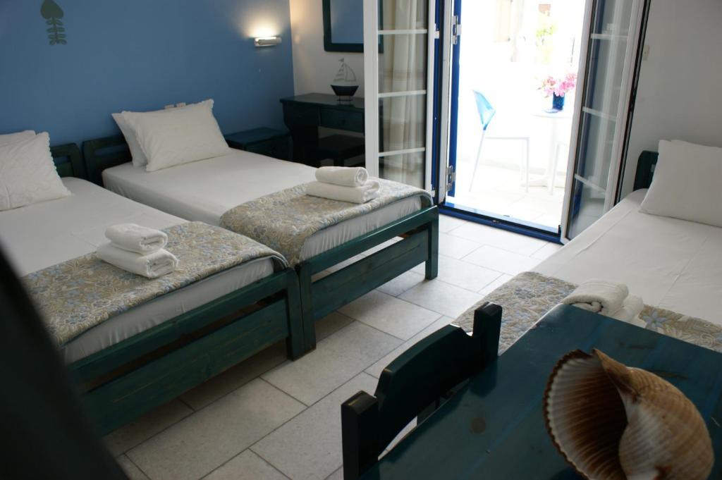 Elia * Naxos City