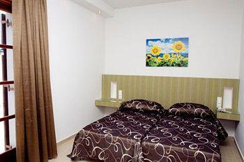 Aparthotel Tony's Vromolithos