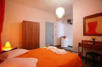 Hotel Chrissi Ammos 2*