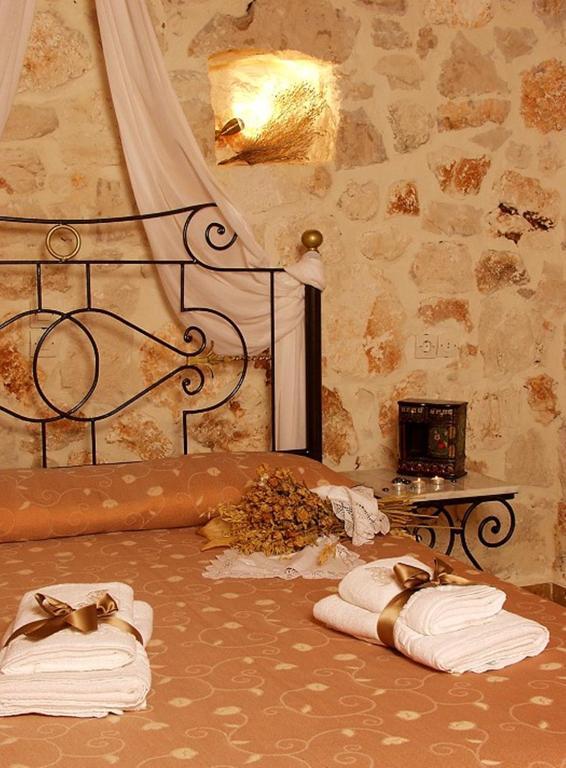 Revera Traditional Stone Villas, & Villa Keri