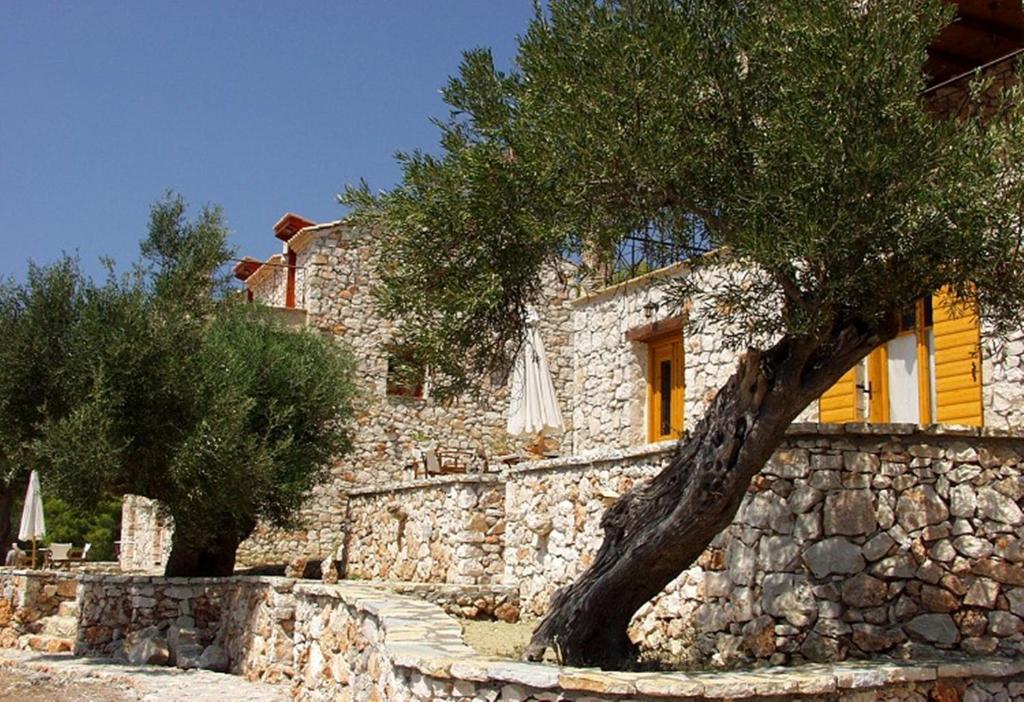 Revera Traditional Stone Villas, & *