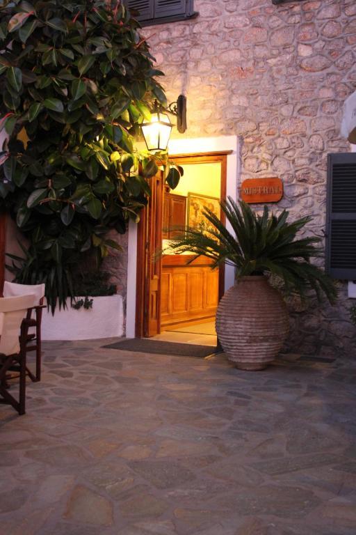 Guest house Mistral Hydra (Saronic Islands)