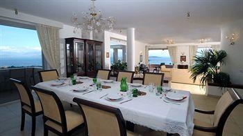 Nikolaos House