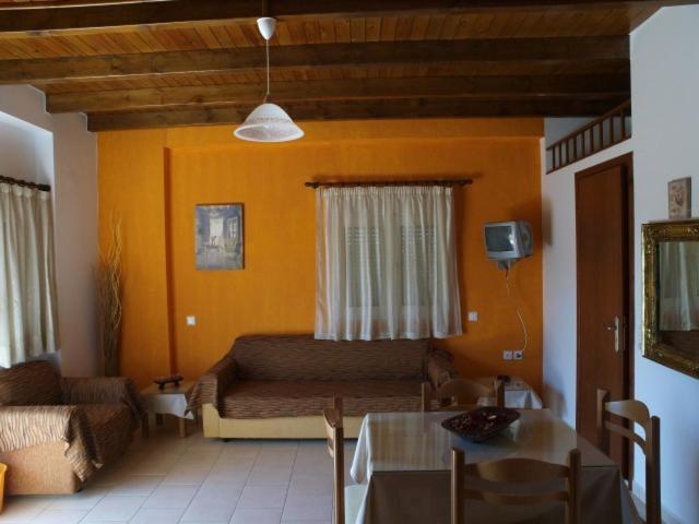 Irini Apartment *