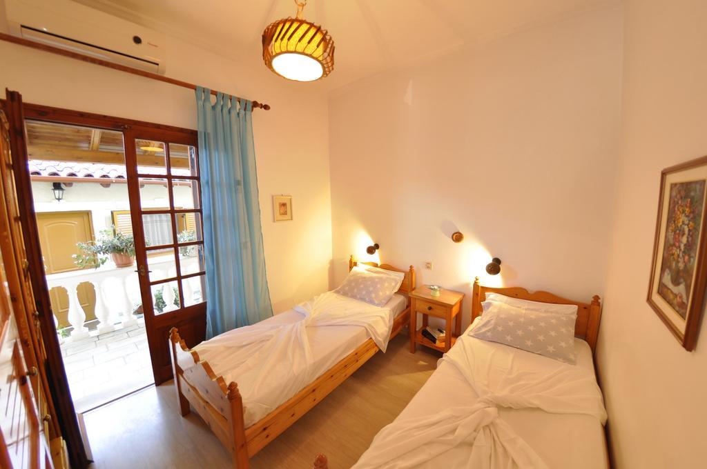 Apartment Alexandros & *