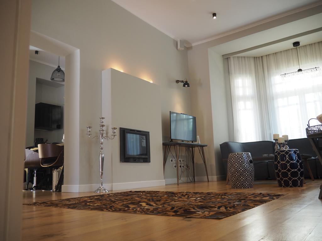 Villa B
