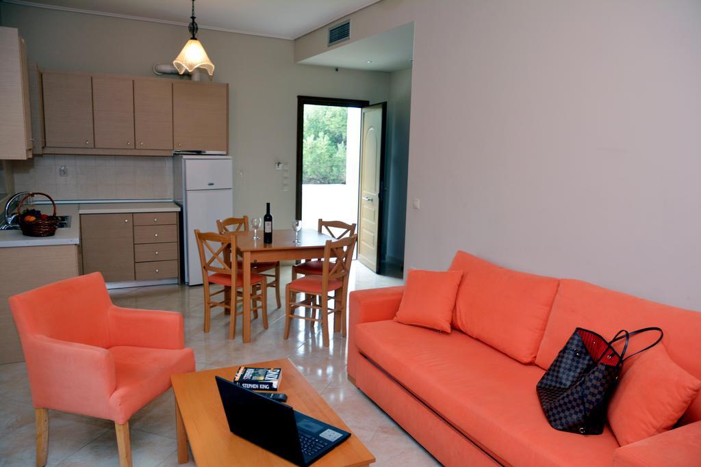 Hotel Evia & 3*