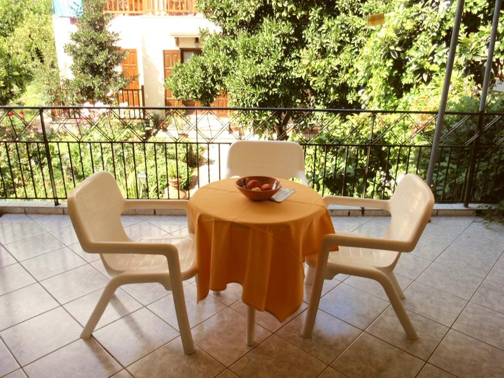 Guest house Melifilos *