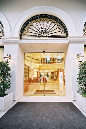 Atrium & Jacuzzi Athens