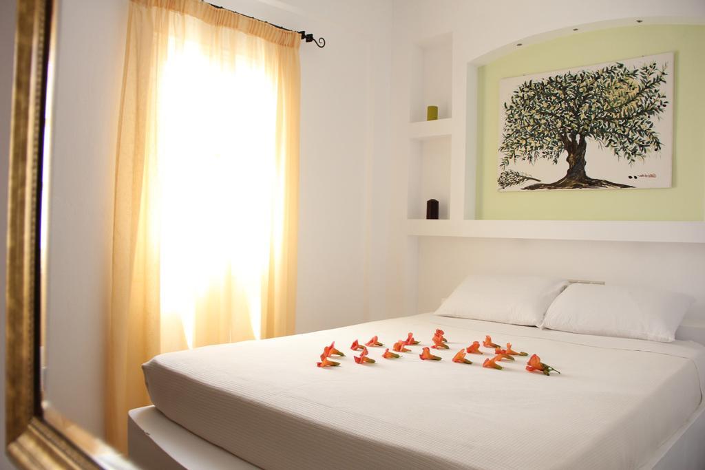 Aparthotel Island House Mylopotas