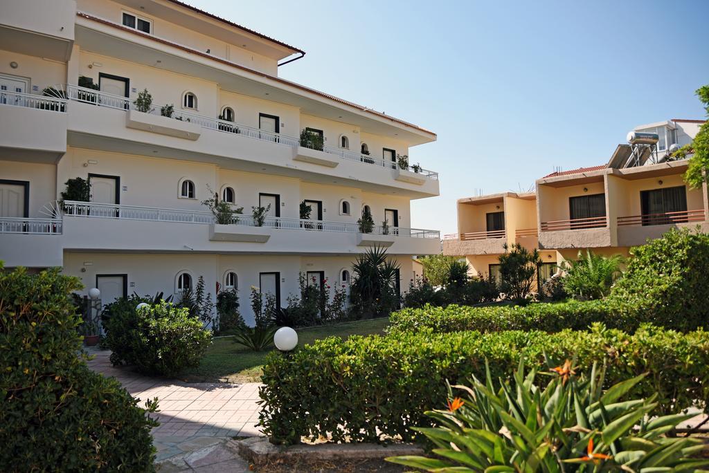 Aparthotel Lyristis Dinos & Faliraki