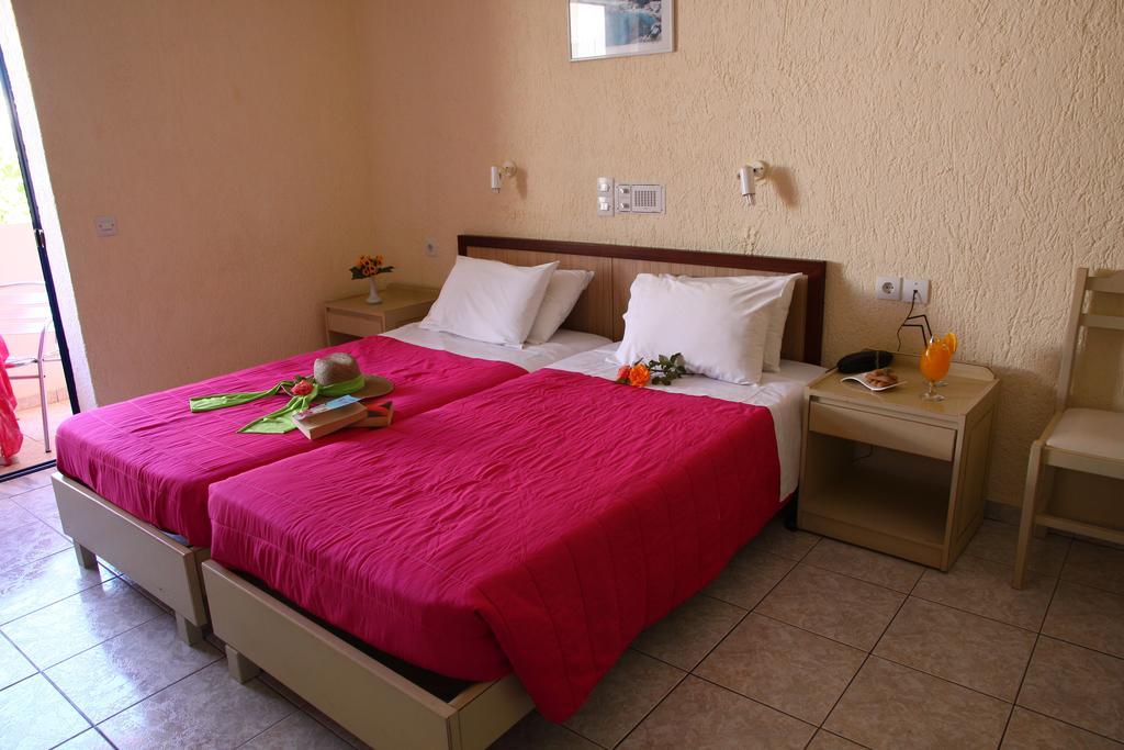Hotel Triton
