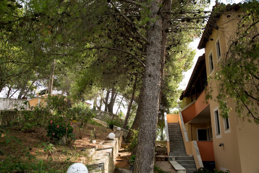 Apartment Almyros &