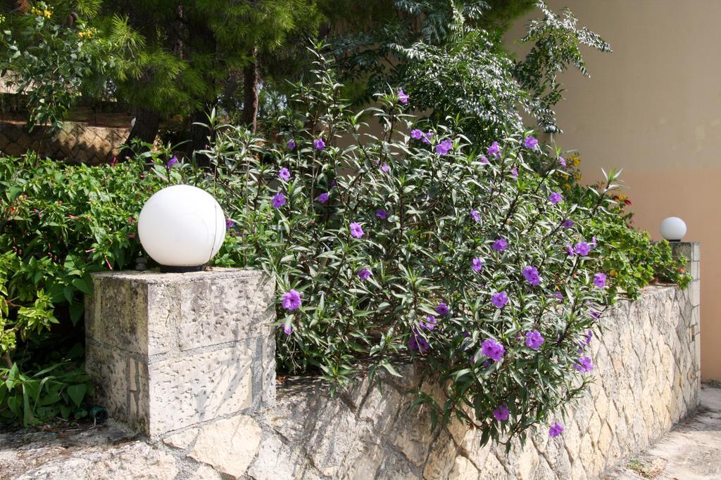 Apartment Almyros &