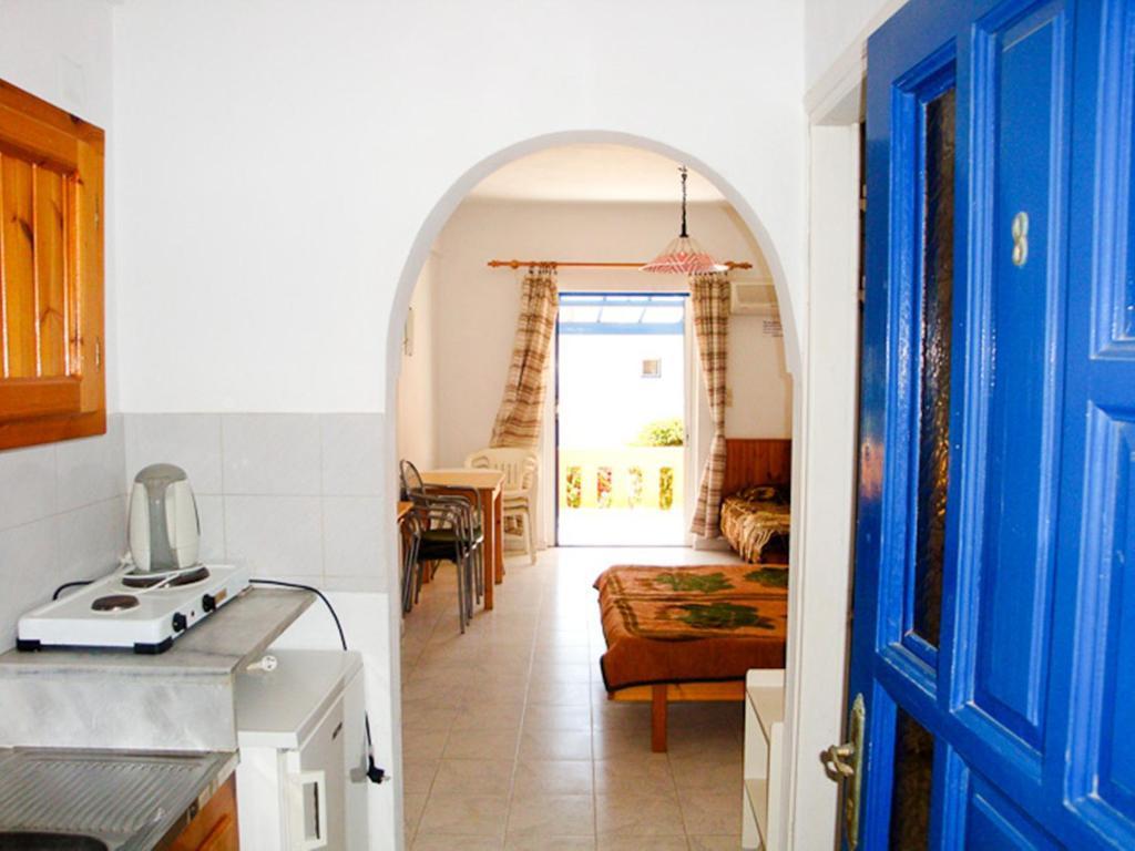 Pavlis Studios Marathokampos