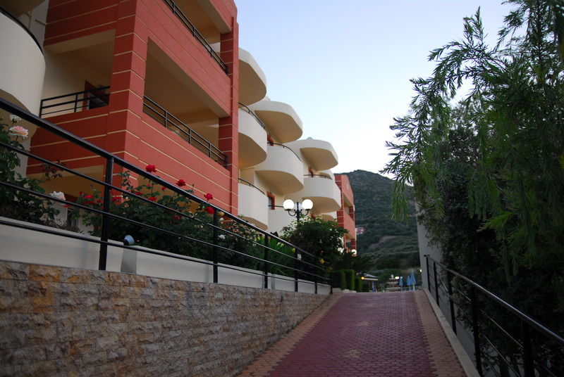 Apartment Elpis And