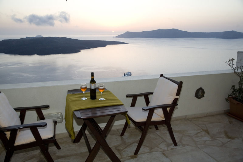 Adamis Majesty Fira (Santorini)