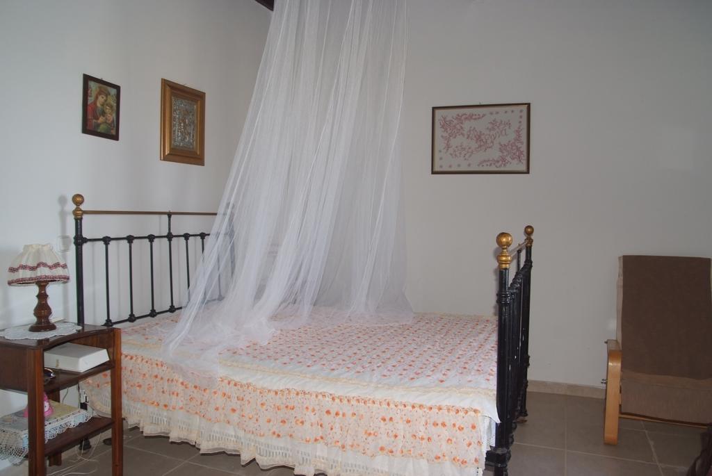 House Roussa Ekklisia Sitia (Crete)