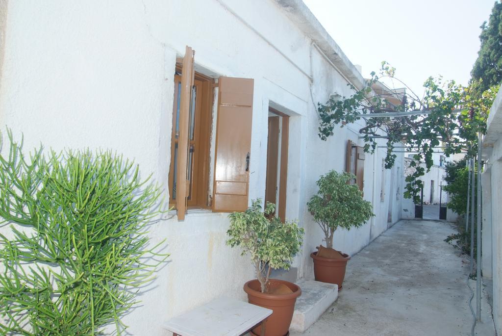 House Roussa Ekklisia