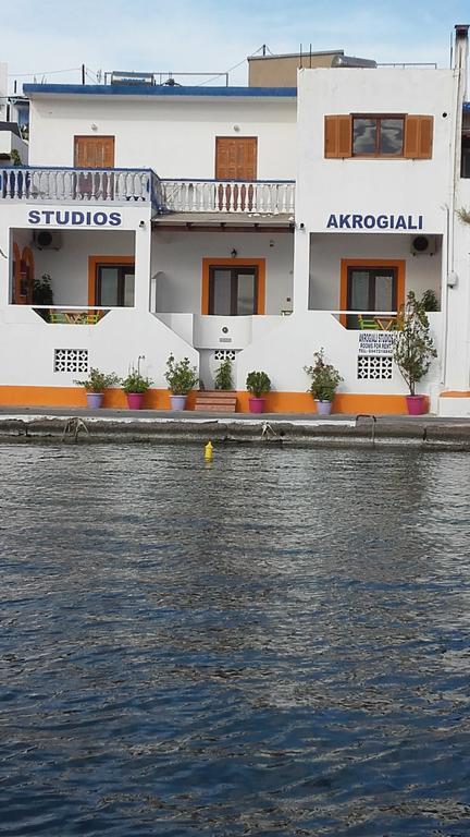 Apartment Studios Akrogialli