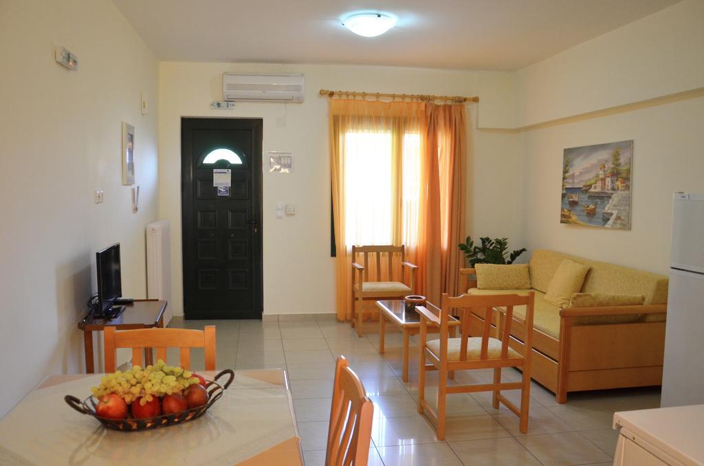 Patelis 3* Poulithra
