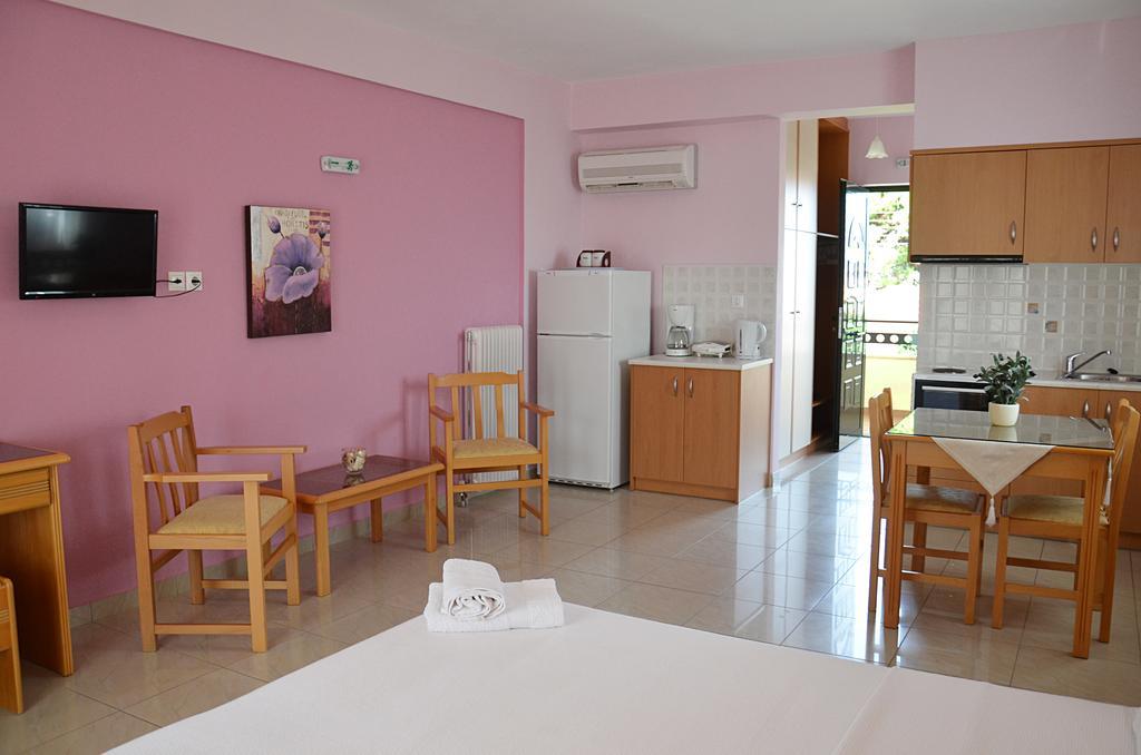 Aparthotel Patelis Poulithra