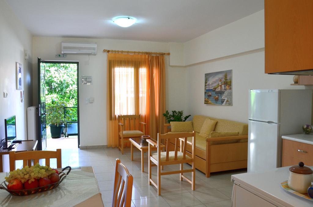 Aparthotel Patelis Poulithra