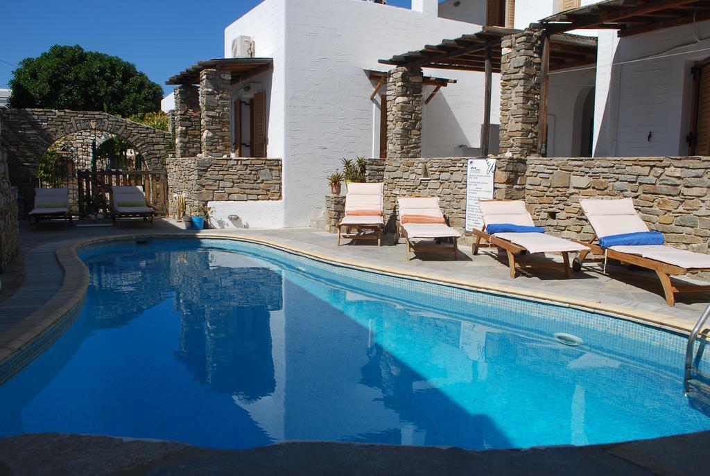 Siroco's And Aparthotel Parikia (Paros)