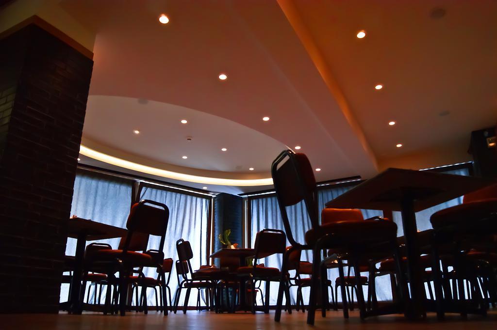Adonis Hotel Patras
