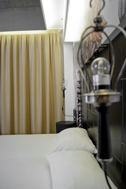 Adonis Hotel