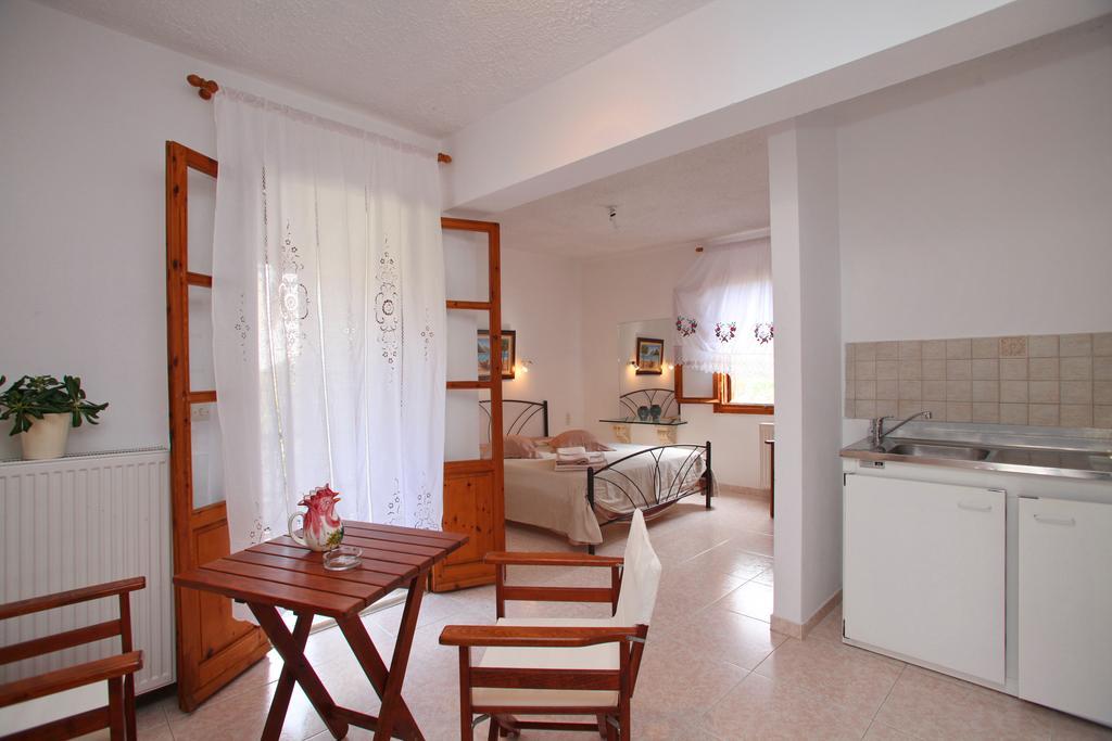 Marlitsis & Studios Apartment Skopelos Town