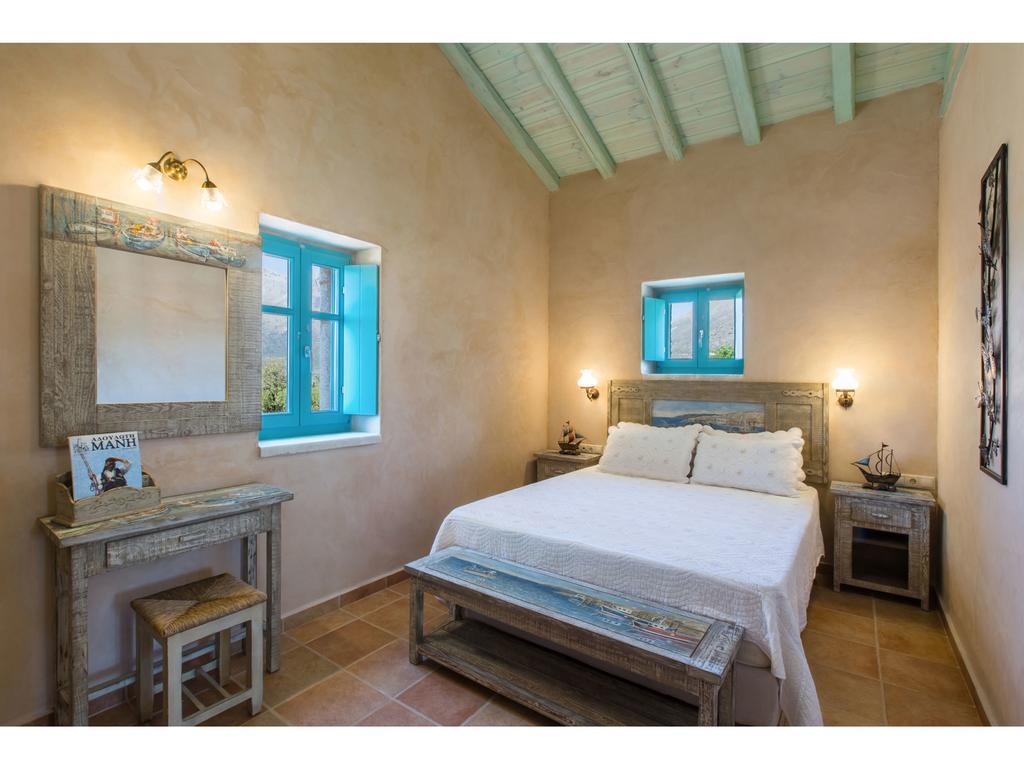 Pandora Aparthotel Pyrgos Dirou
