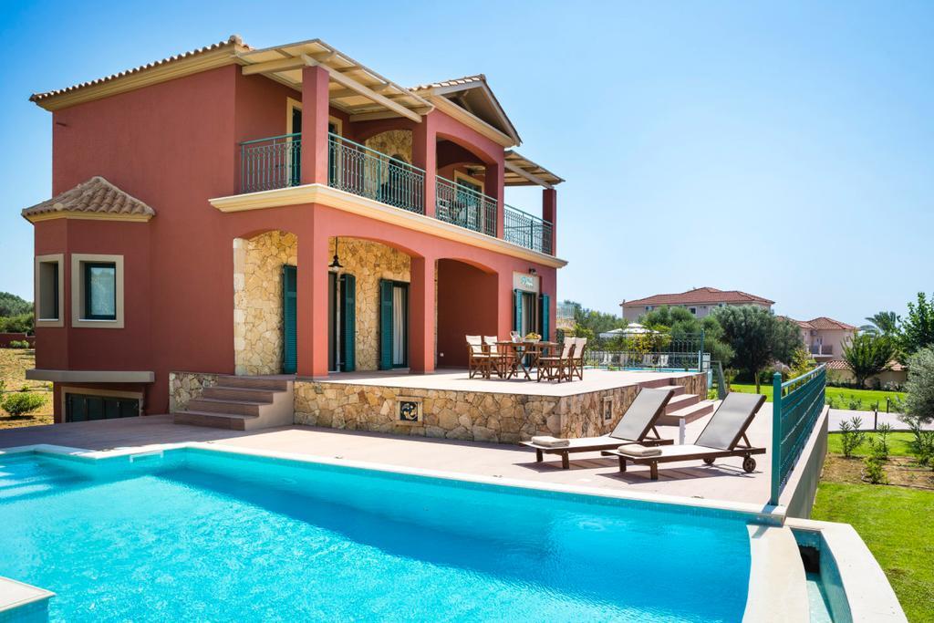 Pleiades Luxury * Svoronata
