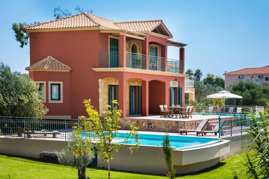 Pleiades Luxury * Svoronata