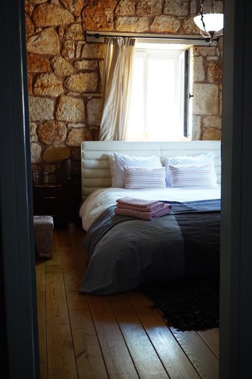 Des Hiboux A Egee Villa