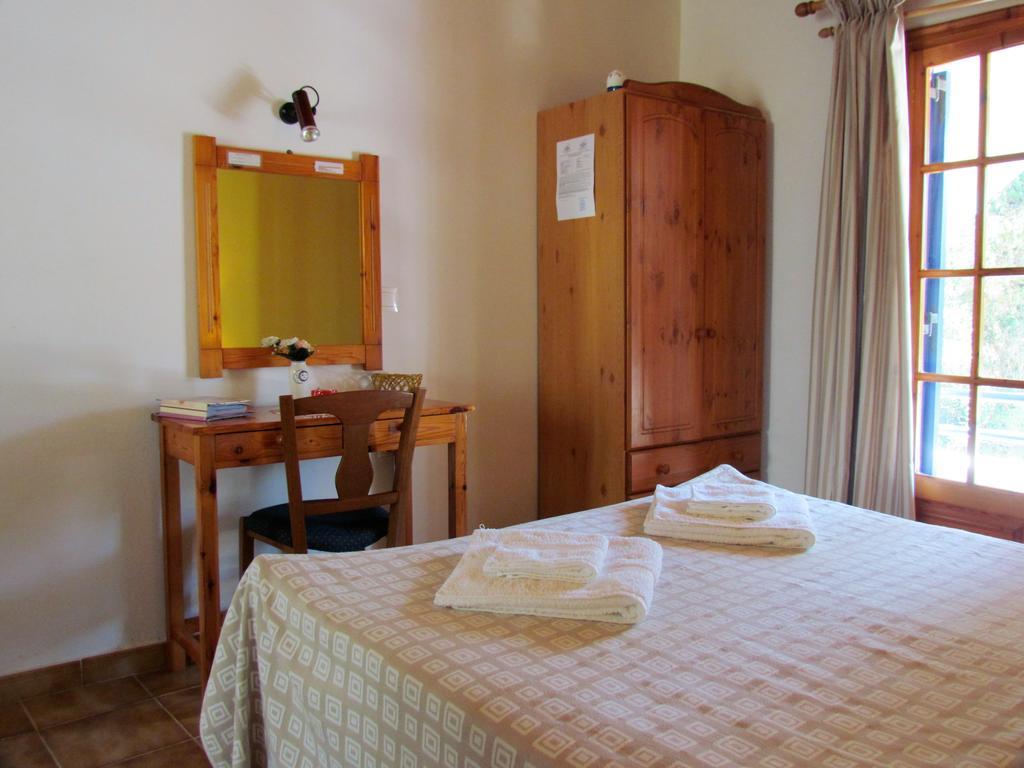 Spiti Melianou * Agios Georgios Pagon