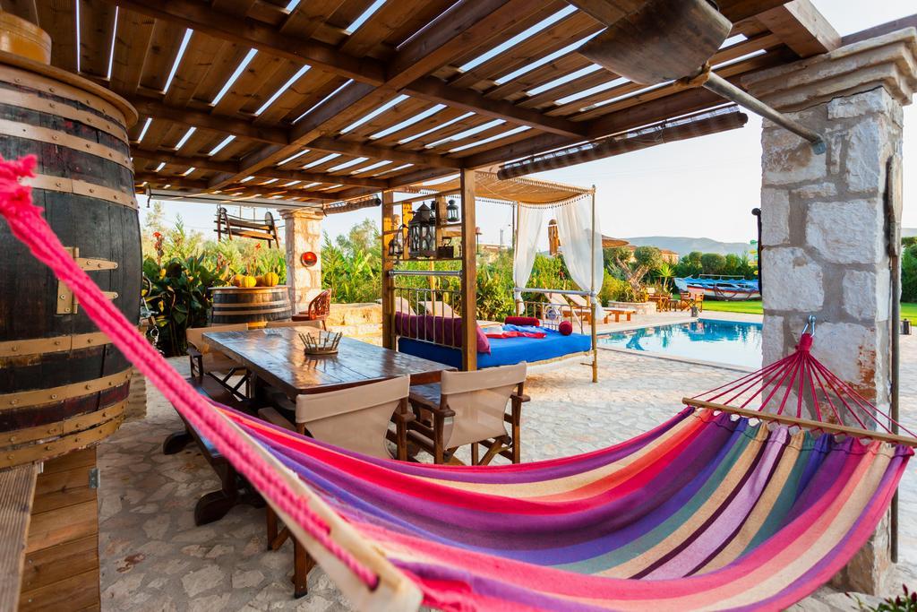 Agro Art Boutique & Luxury - Two Art With Pools, Unique Decors, And A Treehouse Option Villa