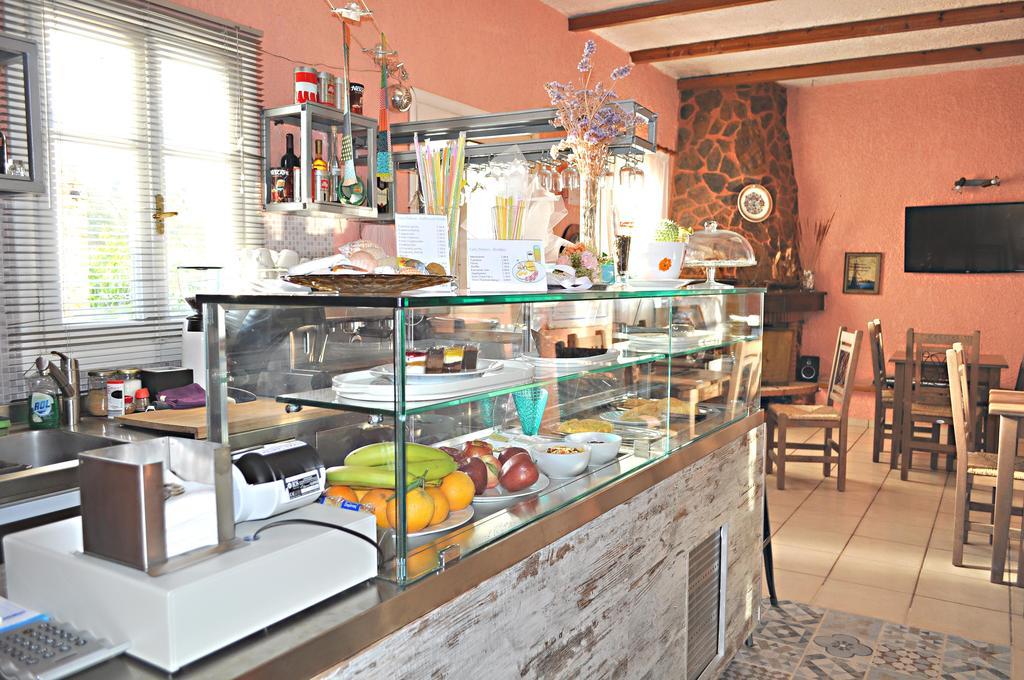 Cavo Perlevos Studios Aparthotel Otzias