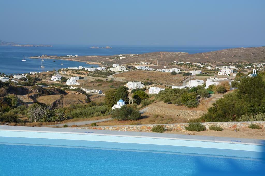 White Blue & Apartment Parikia (Paros)