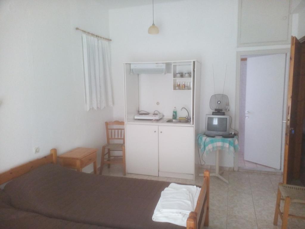 Karagiozos Studios & Skopelos Town