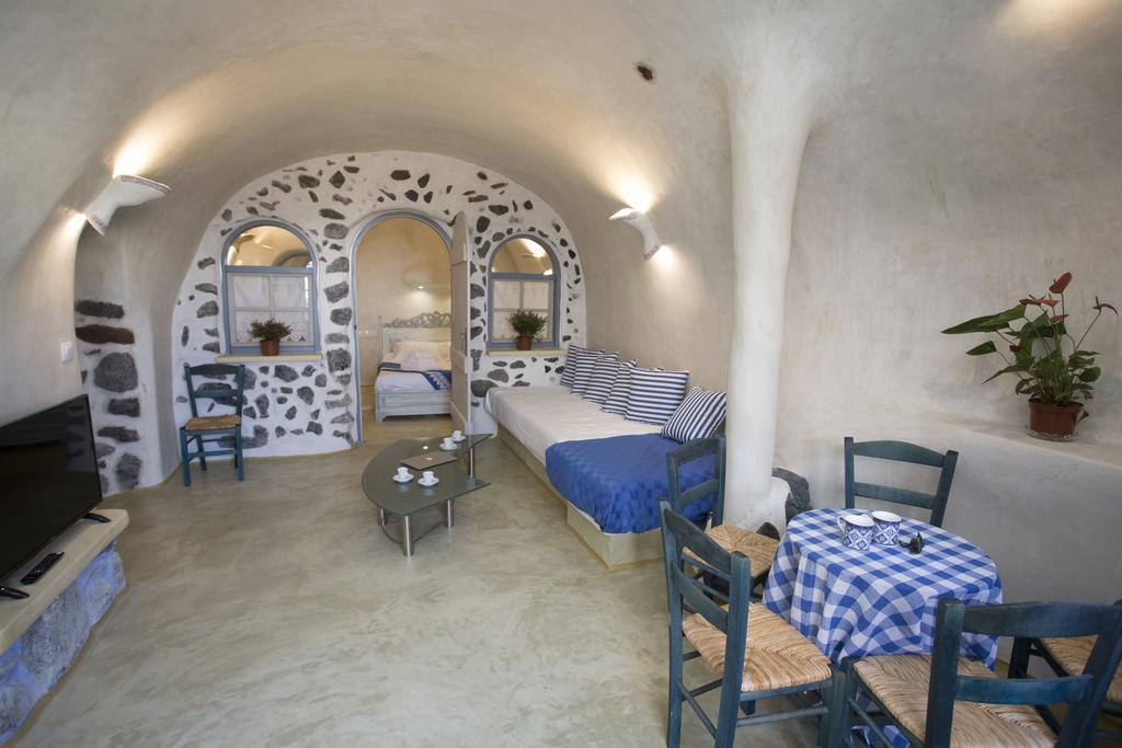 αura Cave *