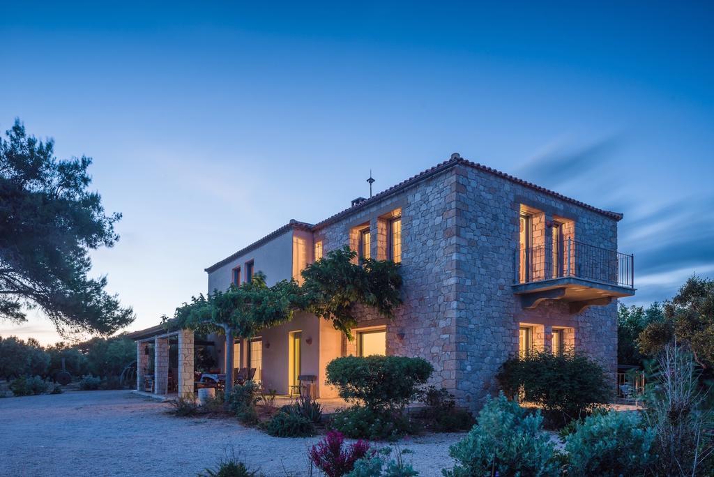 Vrysomylos Villa *