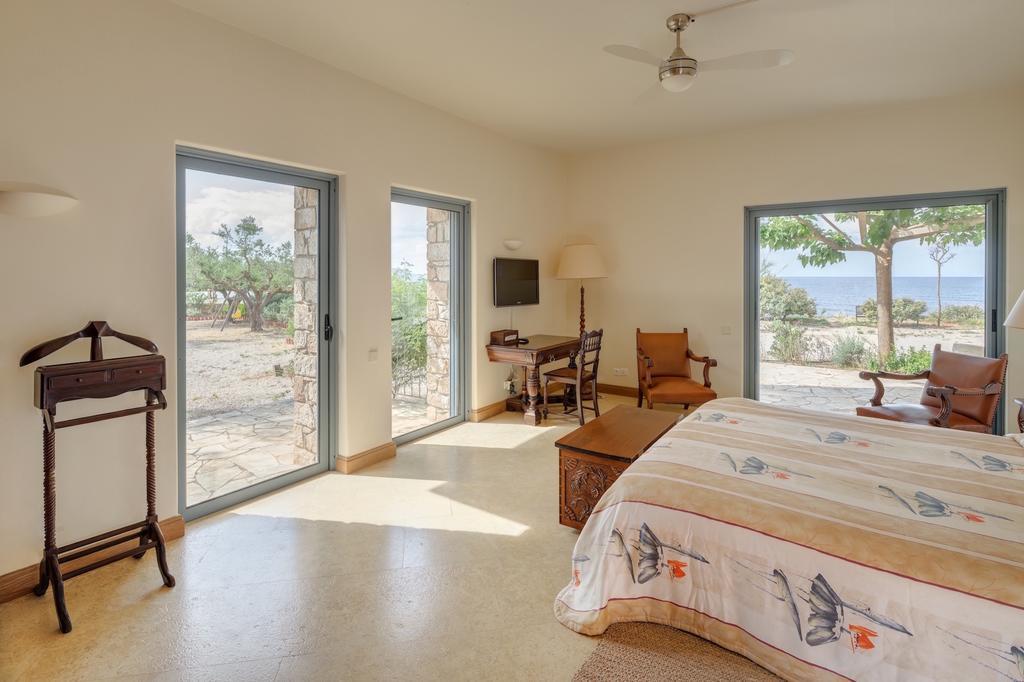 Vrysomylos Villa