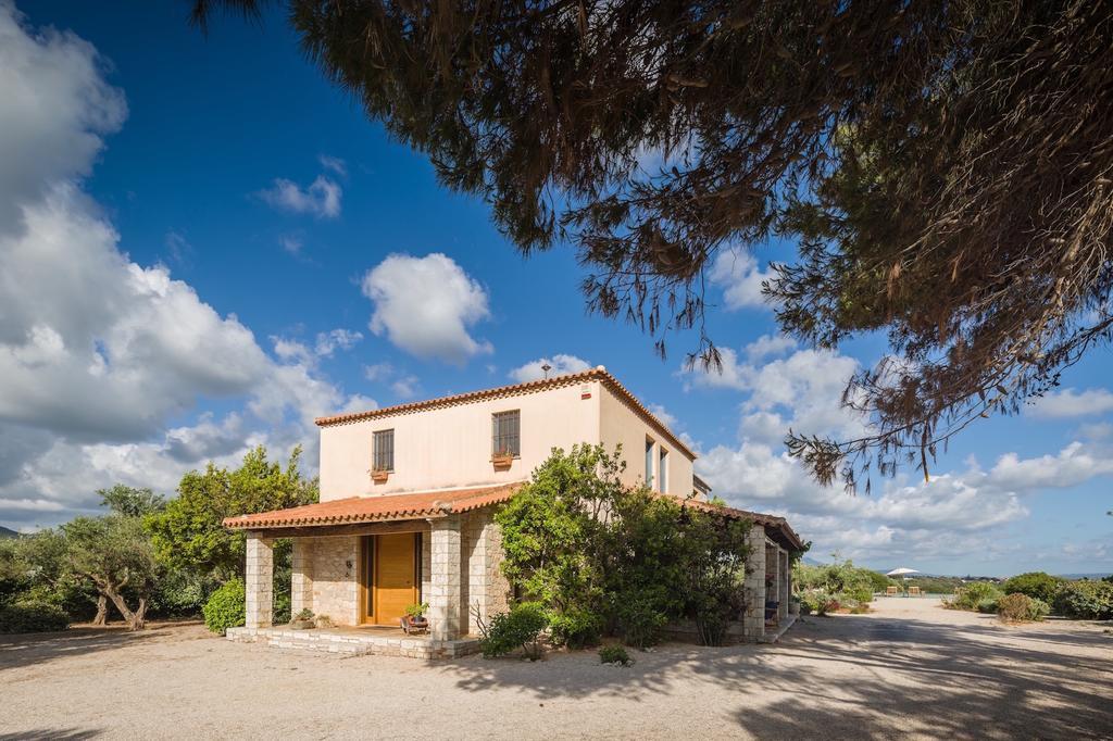 Vrysomylos Villa *